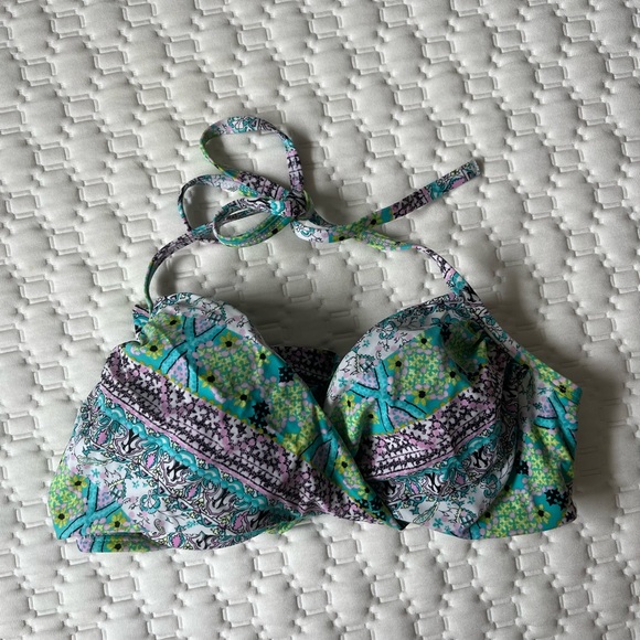 Victoria’s Secret Wrap Front Bikini Top 34D - Picture 1 of 3
